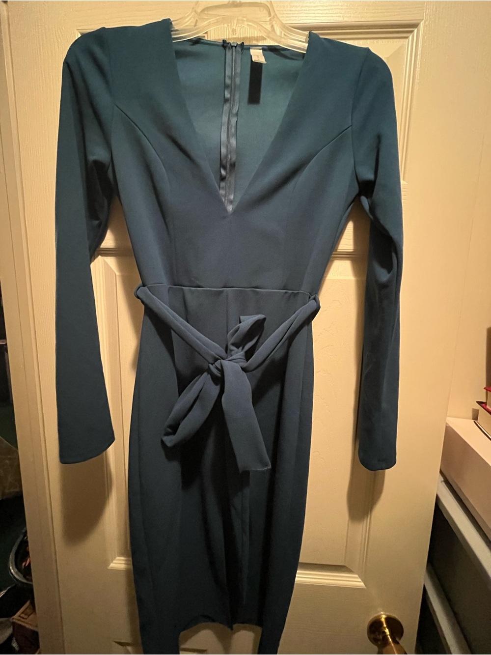 Blue Blush Blue Solid V-Neck Long Sleeve Sheath Zip Belted Midi Dress S